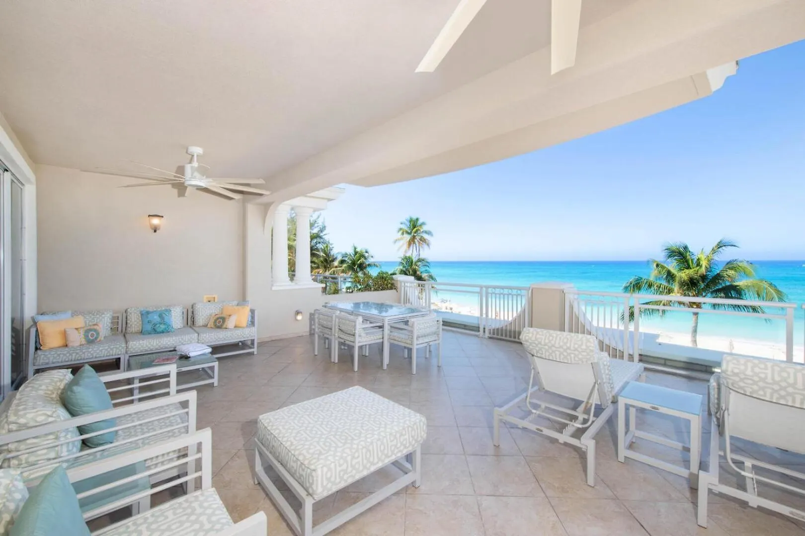 Beachcomber 16 George Town Apartamento