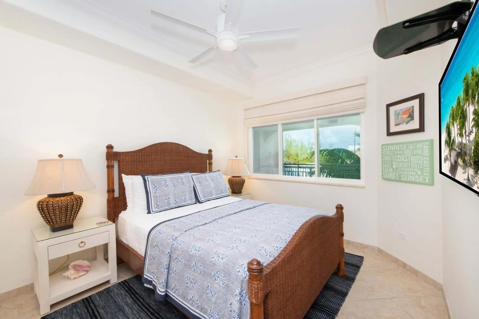 Apartment Beachcomber 16 George Town Cayman Islands
